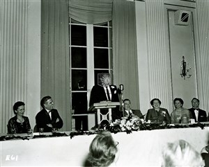 Image description is not available for 1955.059